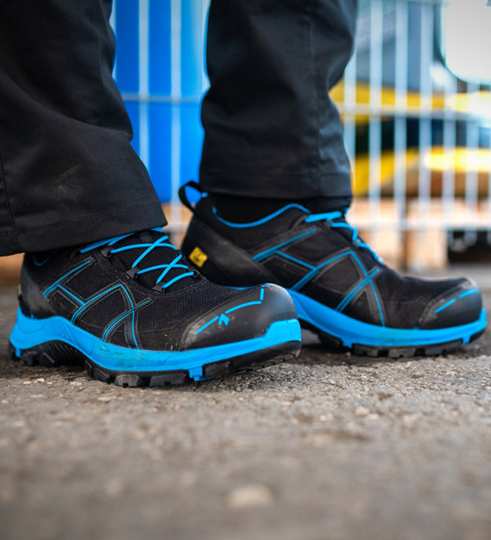 safety-40-1-black-blue-action-v8 safety-40-1-black-blue-action-v8