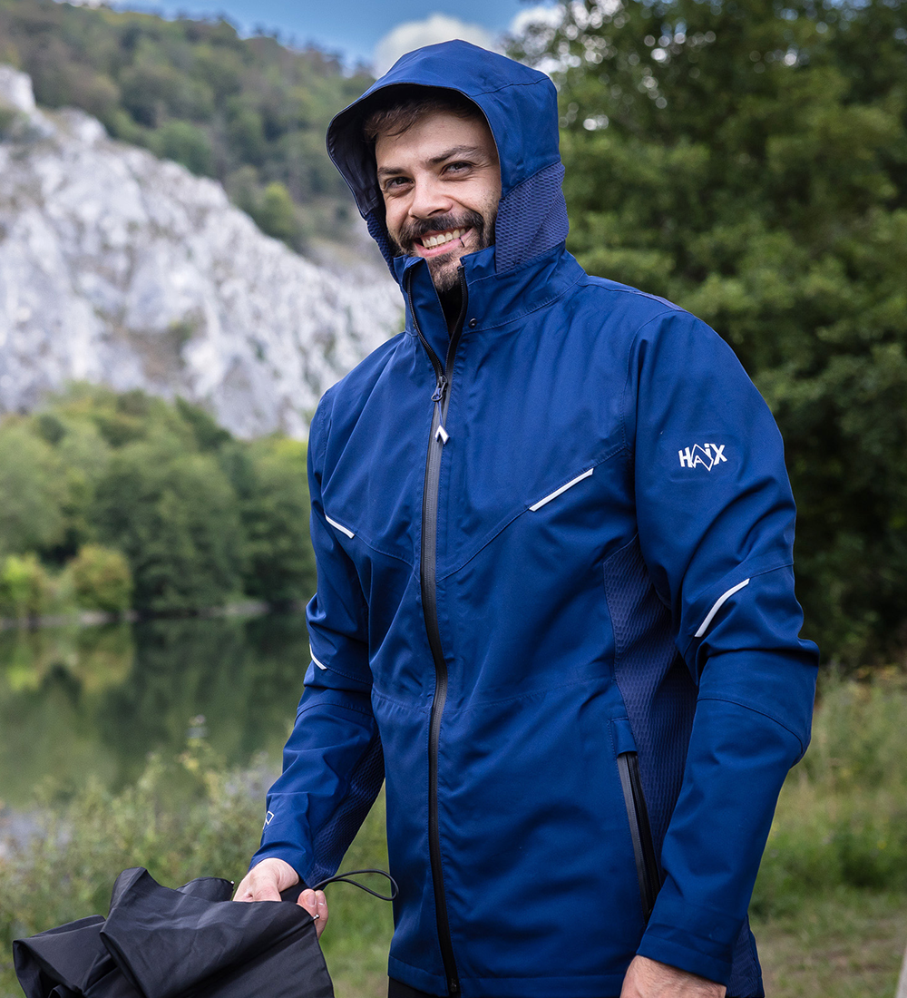 blauer jacke, windbreaker, wandern, kapuze, taschen