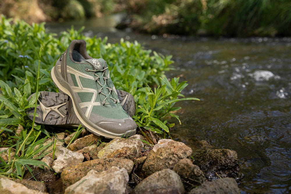 330053_be-adv-2-1-gtx_low_oli-roc_act07 330053_be-adv-2-1-gtx_low_oli-roc_act0701910