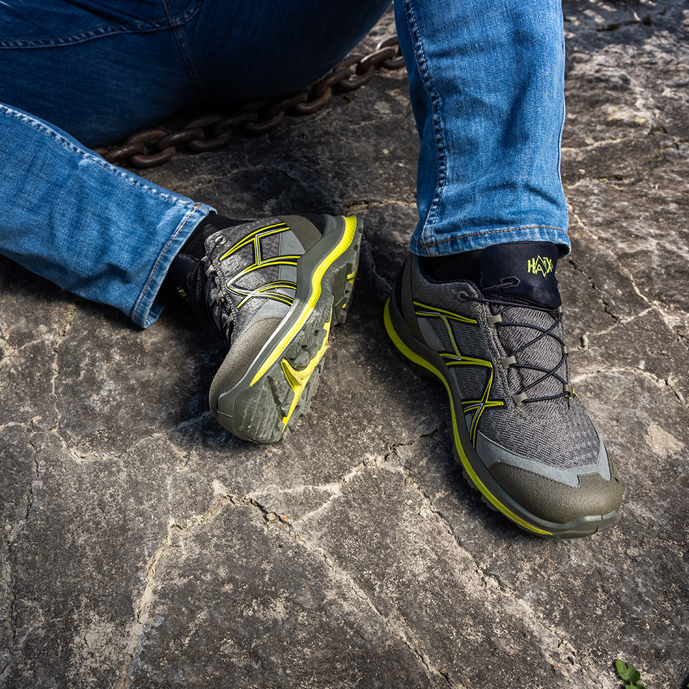 330105_black_eagle_adventure_2-2_gtx_low_olive-citrus_act01_web 330105_black_eagle_adventure_2-2_gtx_low_olive-citrus_act01_web01910